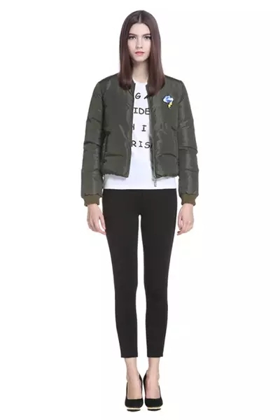 女款羽絨服的搭配技巧 女款羽絨服的搭配技巧