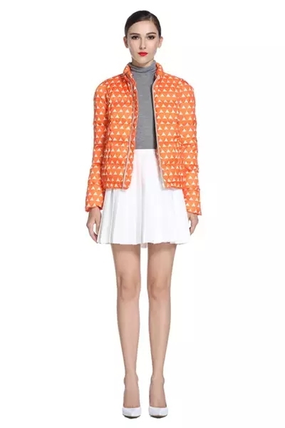 女款羽絨服的搭配技巧 女款羽絨服的搭配技巧