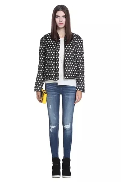 女款羽絨服的搭配技巧 女款羽絨服的搭配技巧