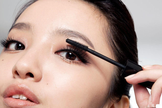 刷睫毛膏的正確方法 刷睫毛膏的正確方法
