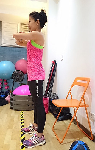 深蹲的標(biāo)準(zhǔn)動作 深蹲膝蓋會痛該怎么辦 深蹲的標(biāo)準(zhǔn)動作 深蹲膝蓋會痛該怎么辦