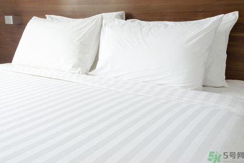 生理期內(nèi)褲床單上有血跡怎么清洗的小妙招 生理期內(nèi)褲床單上有血跡怎么清洗的小妙招