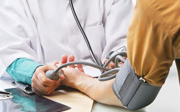 保護(hù)血管提升手腳溫度 握拳快走可改善 保護(hù)血管提升手腳溫度 握拳快走可改善