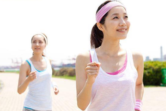 保護(hù)血管提升手腳溫度 握拳快走可改善 保護(hù)血管提升手腳溫度 握拳快走可改善