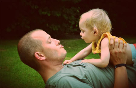 父親對(duì)女兒成長(zhǎng)有什么影響如何建立親密關(guān)系 父親對(duì)女兒成長(zhǎng)有什么影響如何建立親密關(guān)系