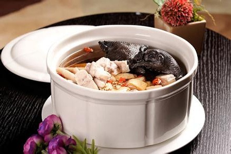 黨參燉烏雞 黨參燉烏雞