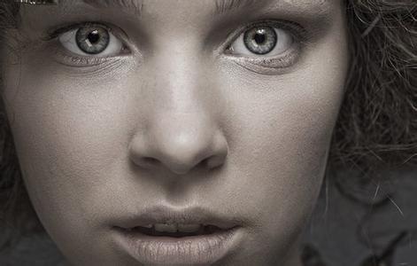 眼睛里的紅血絲怎么消 眼睛里的紅血絲怎么消