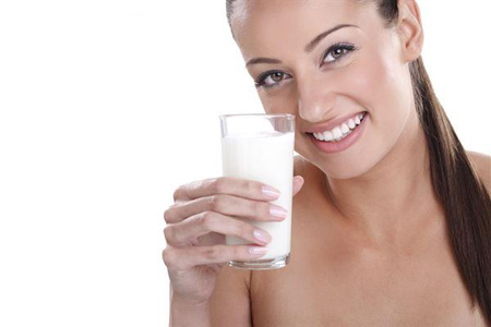 豆?jié){好還是牛奶好?比一比就知道 豆?jié){好還是牛奶好?比一比就知道