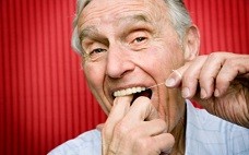 冷光美白牙齒會反彈嗎 冷光美白牙齒會酸幾天