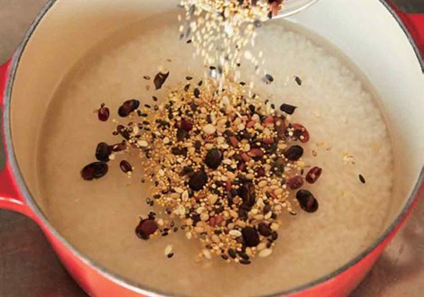 烤番茄煎蛋雜糧飯?jiān)趺醋?美味拌飯這樣做 烤番茄煎蛋雜糧飯?jiān)趺醋?美味拌飯這樣做