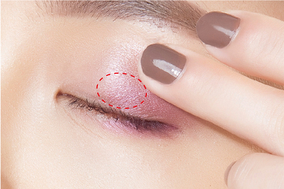 輕度煙燻 蜜桃唇派對彩妝 輕度煙燻 蜜桃唇派對彩妝