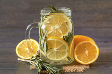 喝水的好處 每天3杯水喝出好氣色 喝水的好處 每天3杯水喝出好氣色