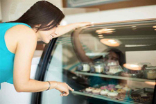 大腸癌的預(yù)防 少吃這些食物比較好 大腸癌的預(yù)防 少吃這些食物比較好