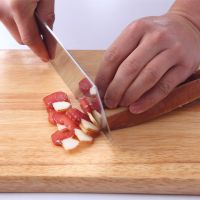 臘肉土豆?fàn)F飯?jiān)趺醋?健康午餐制作方法 臘肉土豆?fàn)F飯?jiān)趺醋?健康午餐制作方法