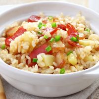 臘肉土豆?fàn)F飯?jiān)趺醋?健康午餐制作方法 臘肉土豆?fàn)F飯?jiān)趺醋?健康午餐制作方法