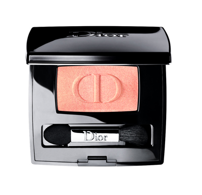 全新?lián)屟墼煨脱蹔y 讓你時(shí)刻最搶眼 全新?lián)屟墼煨脱蹔y 讓你時(shí)刻最搶眼