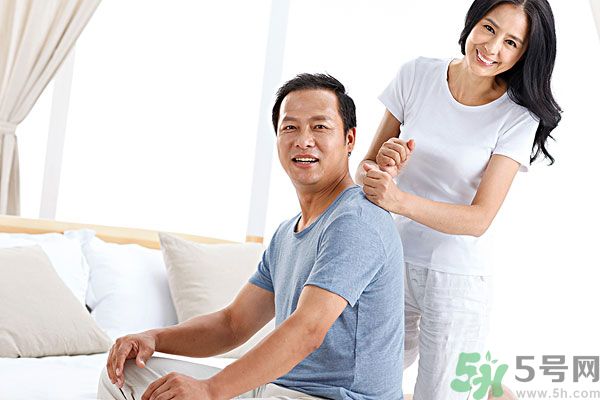 肩膀酸怎么捏著舒服 肩膀酸怎么捏著舒服