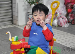 寶寶騎三輪車好還是滑步車好.png 寶寶騎三輪車好還是滑步車好.png