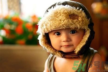 寶寶站立過(guò)早會(huì)引起腿變形嗎?