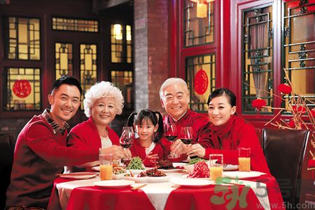 春節(jié)狂吃無負(fù)擔(dān) 營養(yǎng)師教你5招好方法 春節(jié)狂吃無負(fù)擔(dān) 營養(yǎng)師教你5招好方法