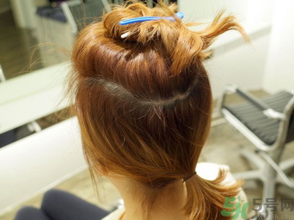 圓蓬低馬尾怎么扎 圓蓬低馬尾怎么扎