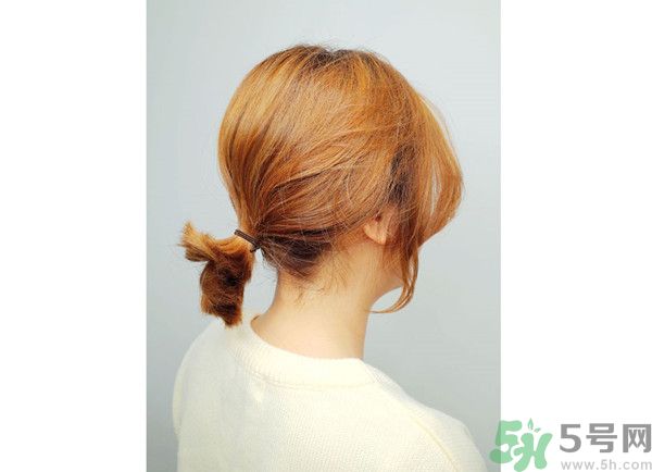 圓蓬低馬尾怎么扎 圓蓬低馬尾怎么扎