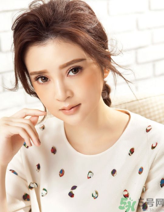 魅力淡妝 讓睫毛根根分明 魅力淡妝 讓睫毛根根分明