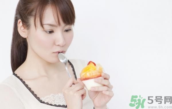 甜點(diǎn)熱量大揭密 讓你安心吃個(gè)夠 甜點(diǎn)熱量大揭密 讓你安心吃個(gè)夠