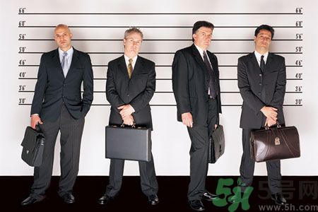 14歲男孩身高多少才算正常?14歲身高標(biāo)準(zhǔn)是多少? 14歲男孩身高多少才算正常?14歲身高標(biāo)準(zhǔn)是多少?