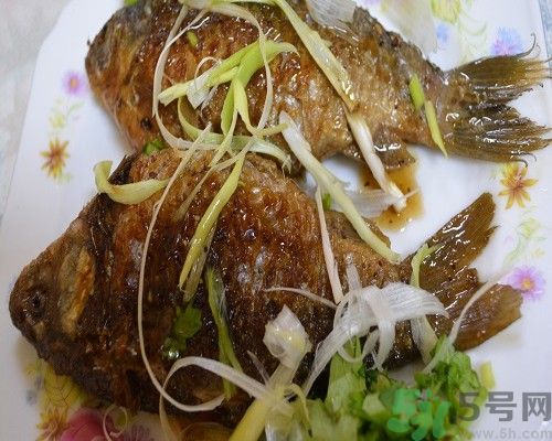 上火了能吃鯽魚嗎 上火吃鯽魚有什么影響 上火了能吃鯽魚嗎 上火吃鯽魚有什么影響