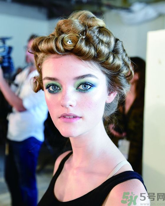 粉彩彩妝怎么畫?柔和色讓你輕松變美 粉彩彩妝怎么畫?柔和色讓你輕松變美