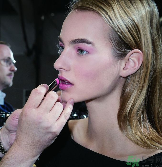 粉彩彩妝怎么畫?柔和色讓你輕松變美 粉彩彩妝怎么畫?柔和色讓你輕松變美