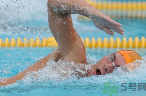 女人游泳容易得病嗎?游泳會(huì)得婦科病嗎 女人游泳容易得病嗎?游泳會(huì)得婦科病嗎