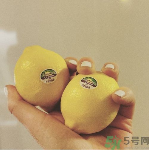 牙齒美白有哪些方法?這些偏方不能信 牙齒美白有哪些方法?這些偏方不能信