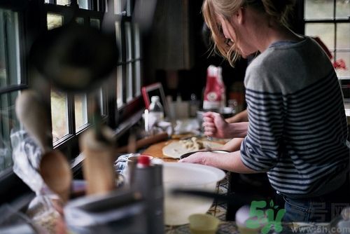 如何讓男友重新愛上你?女孩能為男友做的4件事 如何讓男友重新愛上你?女孩能為男友做的4件事