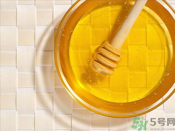 花粉過敏能吃蜂蜜嗎？花粉過敏可以喝蜂蜜嗎？