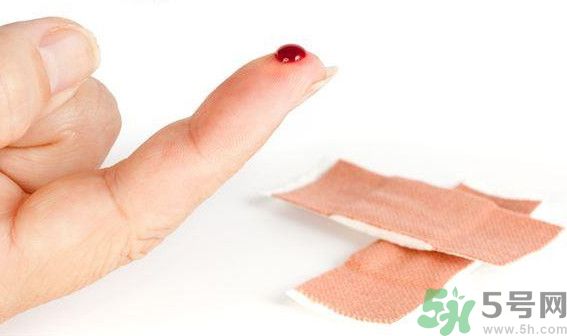 菠蘿和香蕉可以一起吃嗎？菠蘿可以做湯嗎？