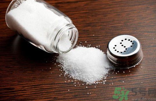 菠蘿和香蕉可以一起吃嗎？菠蘿可以做湯嗎？