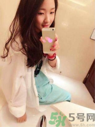 12歲女孩秀成熟自拍正常嗎?12歲女學(xué)生性早熟好嗎? 12歲女孩秀成熟自拍正常嗎?12歲女學(xué)生性早熟好嗎?