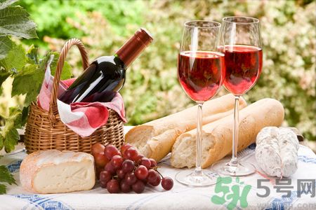 腸胃不好喝紅酒可以嗎?腸胃不好喝紅酒有什么問題 腸胃不好喝紅酒可以嗎?腸胃不好喝紅酒有什么問題