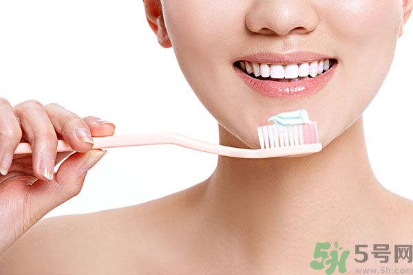 小孩子口腔潰瘍?cè)趺崔k？5歲孩子得了口腔潰瘍?cè)趺崔k？