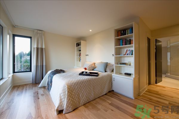 睡覺頭朝哪個方向最好?睡覺頭朝北腳朝南好嗎？