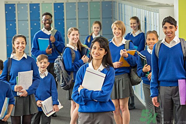 14歲男生怎樣變帥？我14歲怎么讓自己變帥？