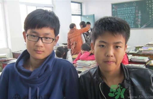 我13歲有點(diǎn)色怎么辦？我13歲有點(diǎn)色正不正常？