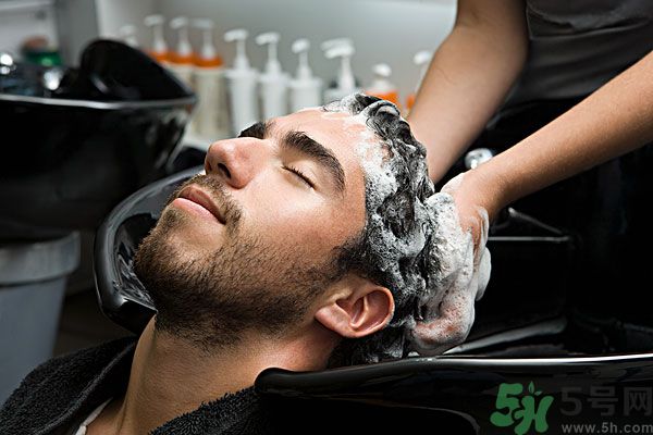 睡前可以洗頭嗎？頭發(fā)沒干就睡覺會怎么樣？