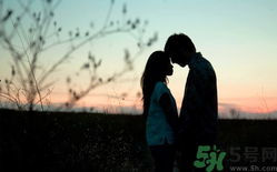 戀人之間不能展露什么 戀人之間不能展露什么