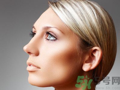 13歲長(zhǎng)白頭發(fā)怎么辦？長(zhǎng)白頭發(fā)的原因是什么？