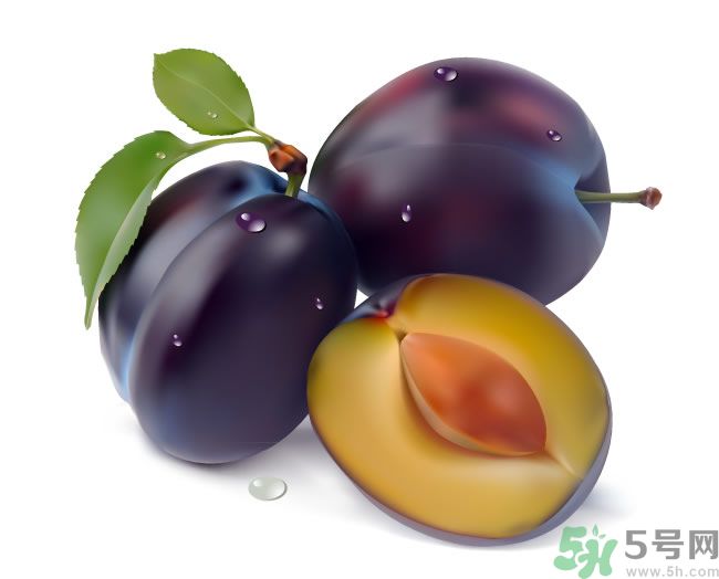 1.保養(yǎng)皮膚：水果中含豐富的抗氧化物質(zhì)維生素E和微量元素，可以滋養(yǎng)皮膚，其美容效果可不是一般的化妝品可比的。