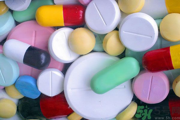 胃藥是飯前吃好還是飯后吃好？胃藥是痛的時候吃嗎？