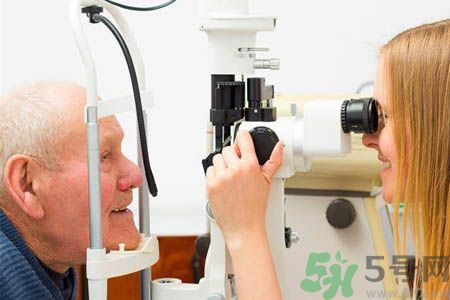 白內(nèi)障可以治愈嗎？白內(nèi)障癥狀有哪些？